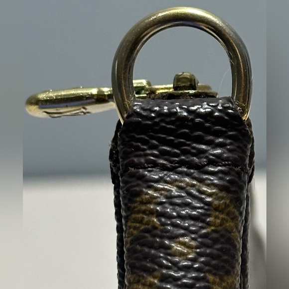 Louis Vuitton Pochette Accessoires Bag Monogram Canvas - Picture 8 of 14